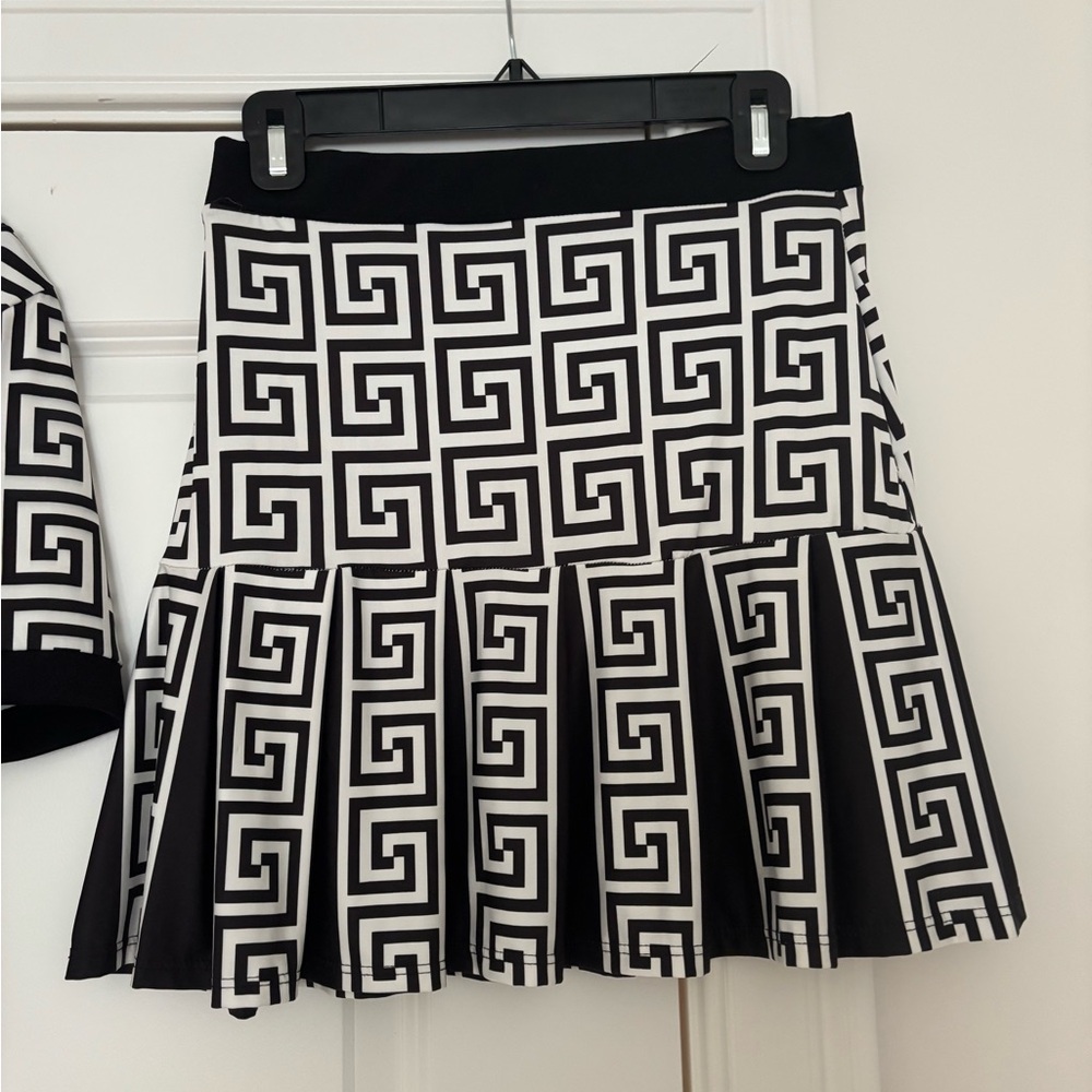 Black & White Geometric Skirt Set - Picture 8 of 10